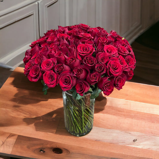 100 Beautiful Premium Red Roses in Heavy Duty Vase glass image 1