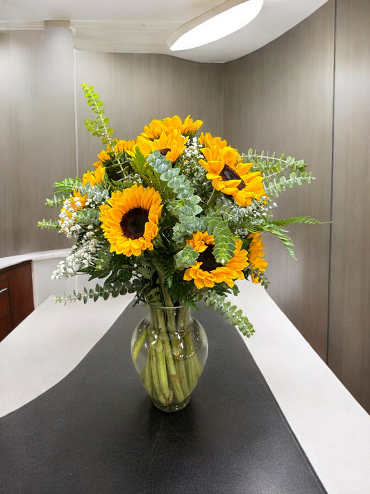 12 Beautiful Sunflowers in a Vase image 1