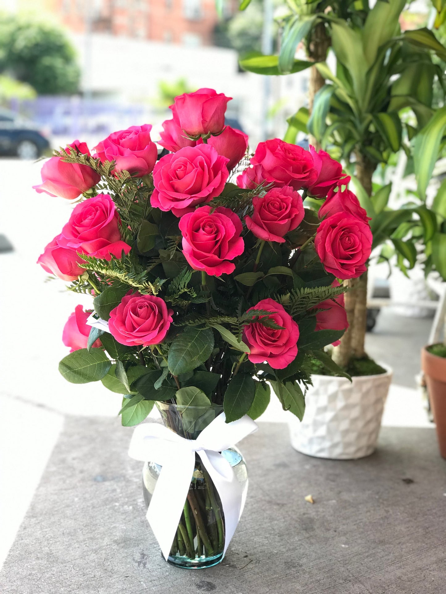 25 Beautiful Hot pink Roses in a Heavy Vase image 0