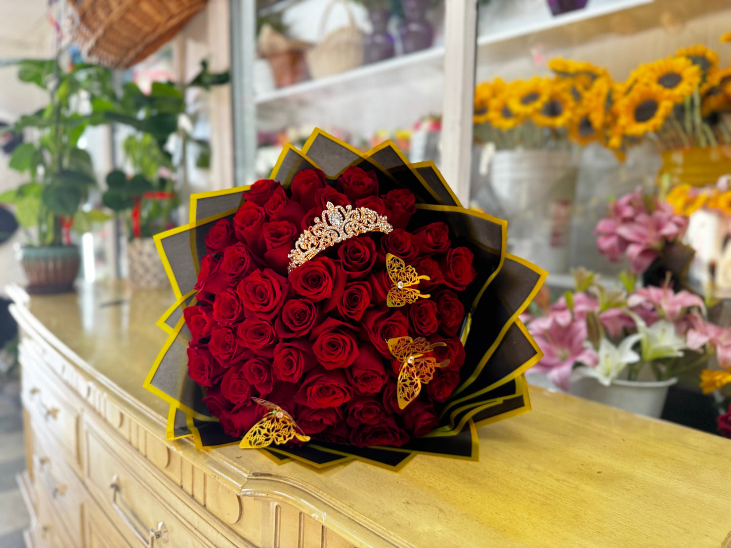 50 Premium Beautiful Roses Bouquet Buchon image 0