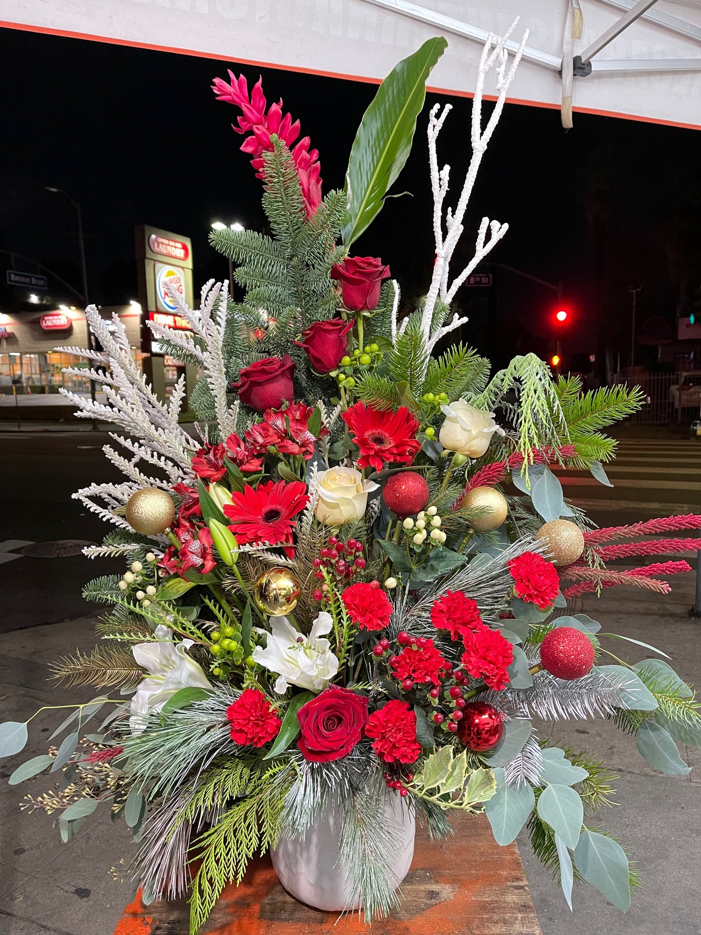 Extra Large Christmas Arrangement image 0