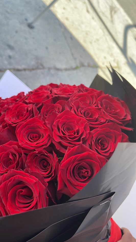 100 Premium Red Roses Bouquet Buchon image 1