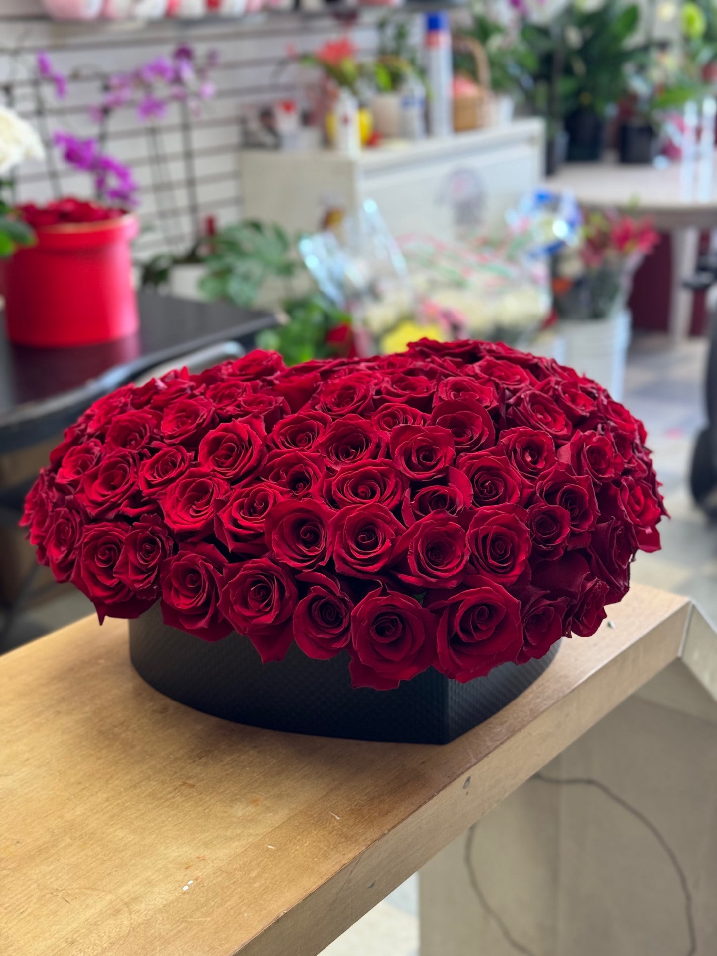 100 Beautiful Roses in a hearth Box image 5