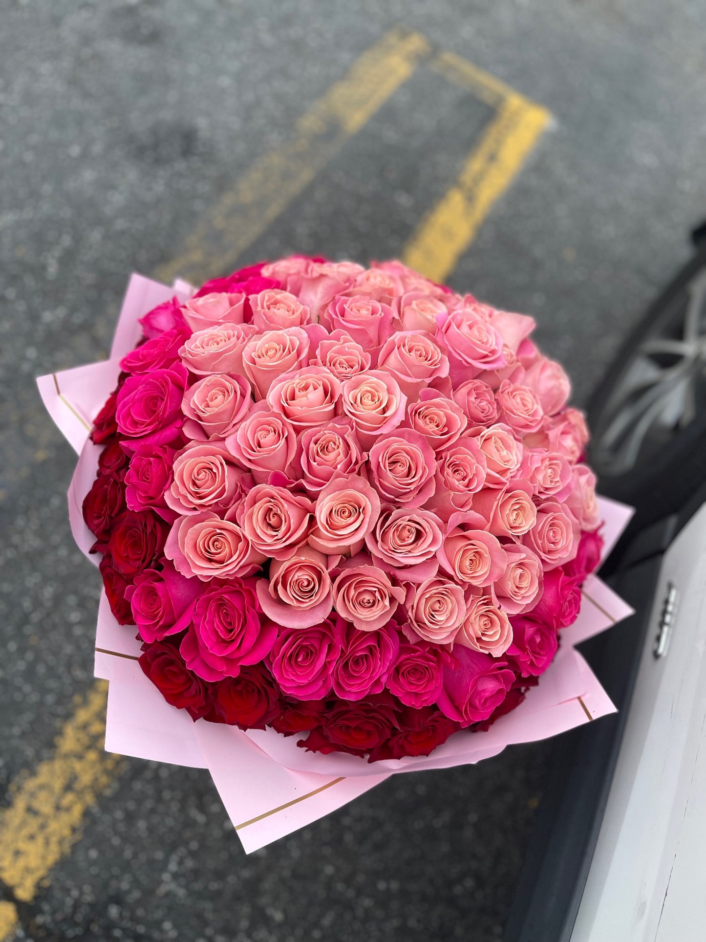 100 PREMIUM Roses Ligth pink, Hot Pink and Red to enhance beauty image 2
