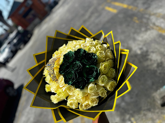 Beautiful 50 Roses Buchon with crown, green and white roses image 1