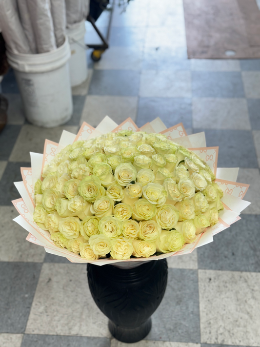 100 WHITE ROSES PREMIUM LONG STEMS Big Bouquet.   No vase  image 0