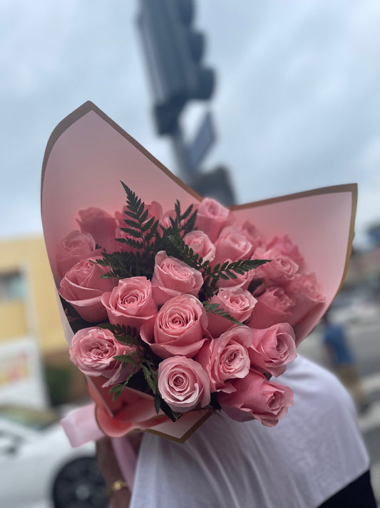25 Beautiful Light pink Roses Hermosa Wrapped to impress  image 0