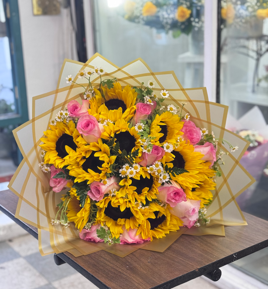 Sunflowers and Pink Roses Buchón with 21 flowers  image 0