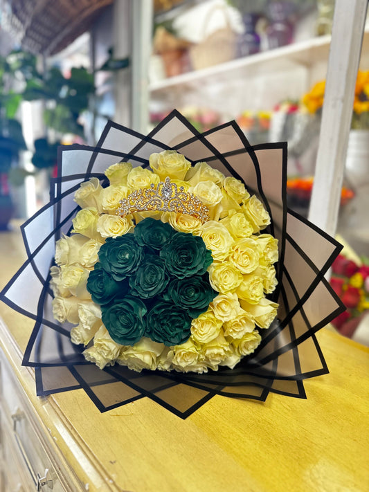 Beautiful 50 Roses Buchon with crown, green and white roses  image 0