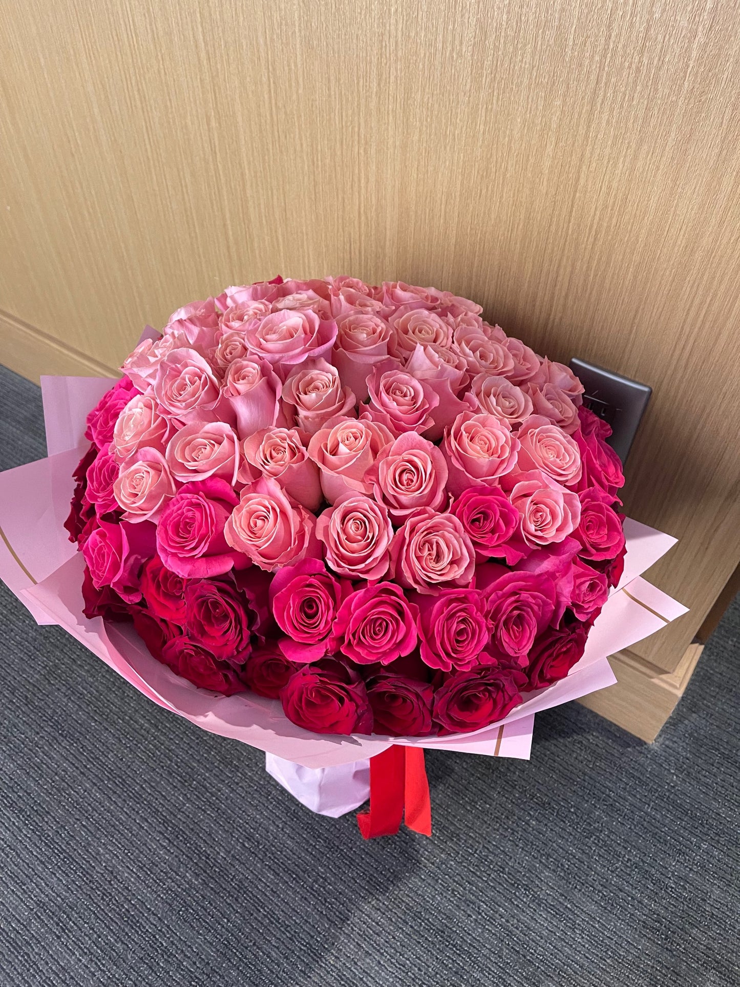 100 PREMIUM Roses Ligth pink, Hot Pink and Red to enhance beauty  image 3