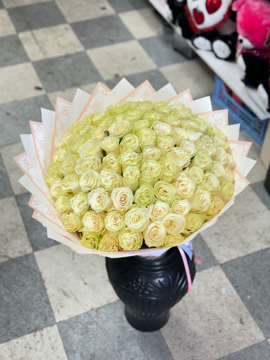 100 WHITE ROSES PREMIUM LONG STEMS Big Bouquet.   No vase  image 1