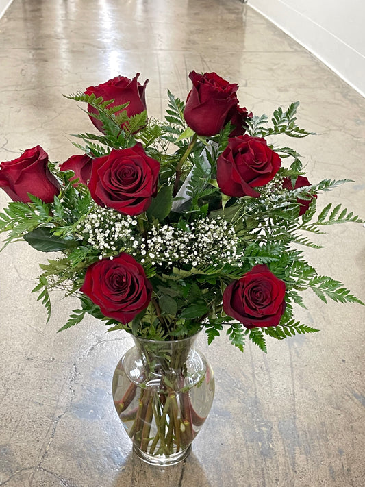 (Doz) 12 Premium Deep Red Roses in Glass Vase  image 1